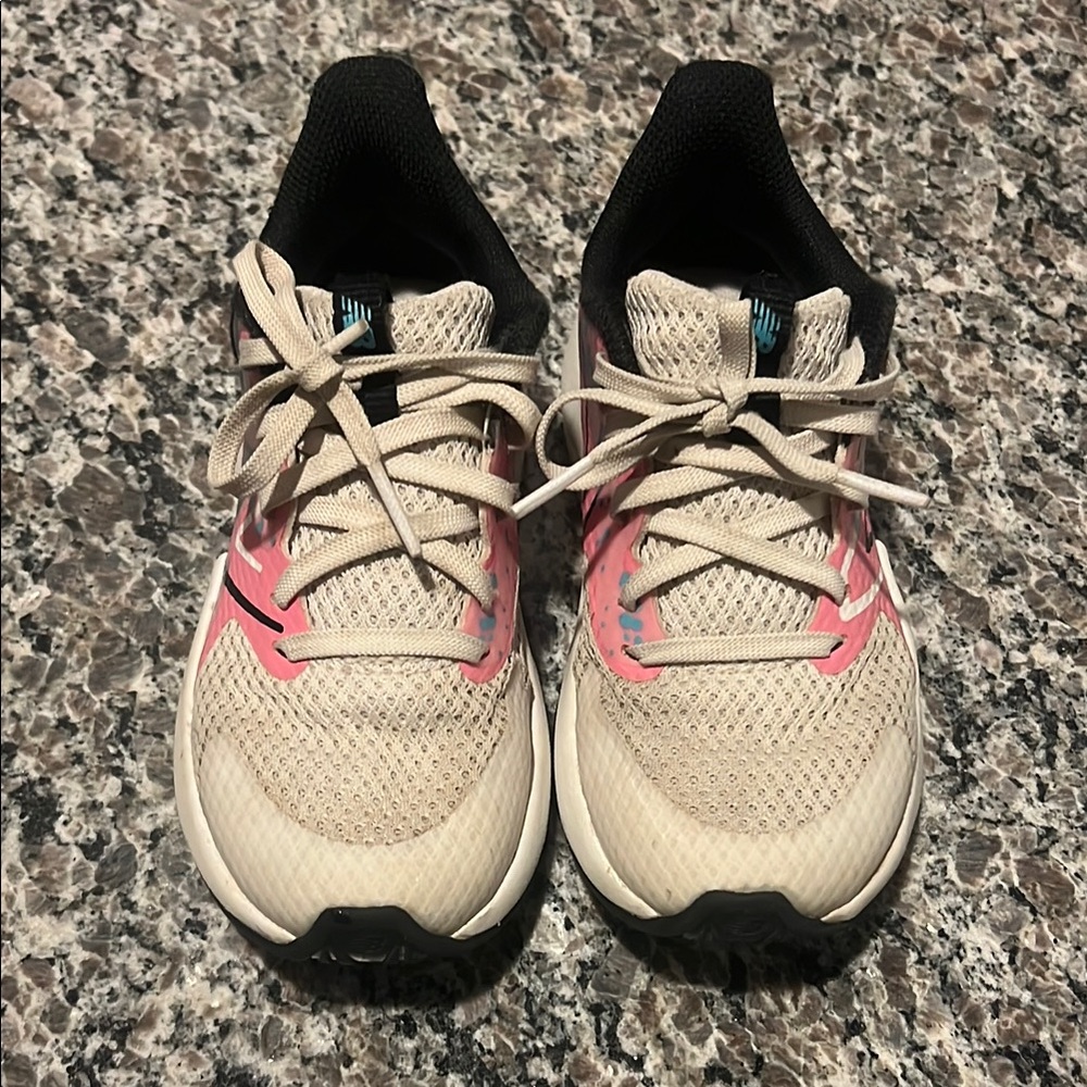 Stylish Beige and Pink Sneakers - Picture 3 of 7